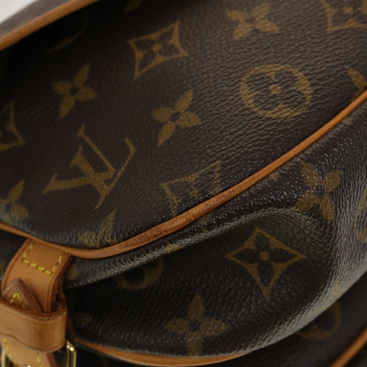 Louis Vuitton Saumur 30 shoulder