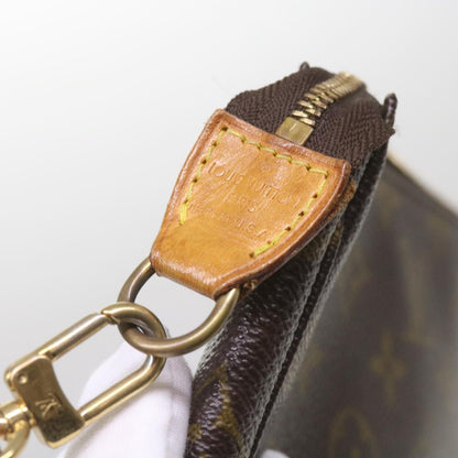 Louis Vuitton Pochette Accessoire Clutch