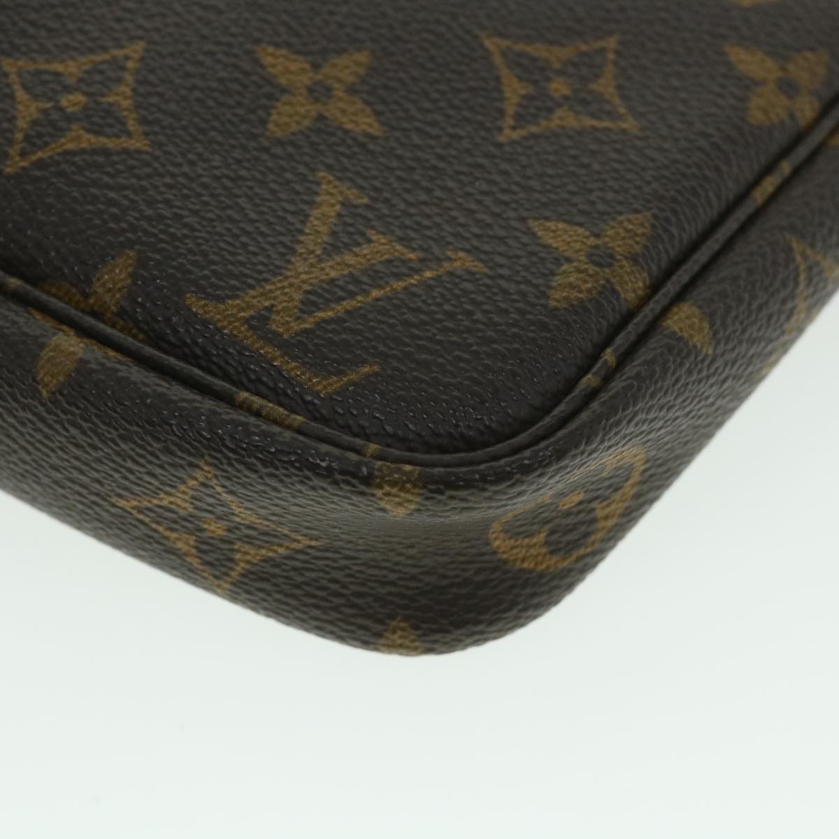 Louis Vuitton Pochette accessoires Clutch