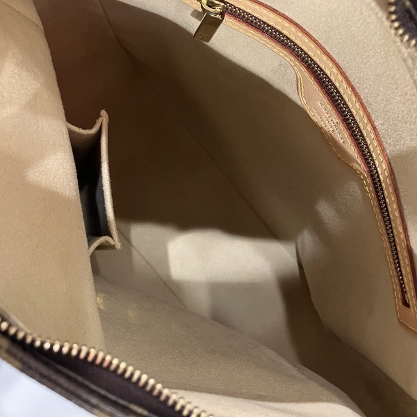 Louis Vuitton Looping MM Shoulder Bag