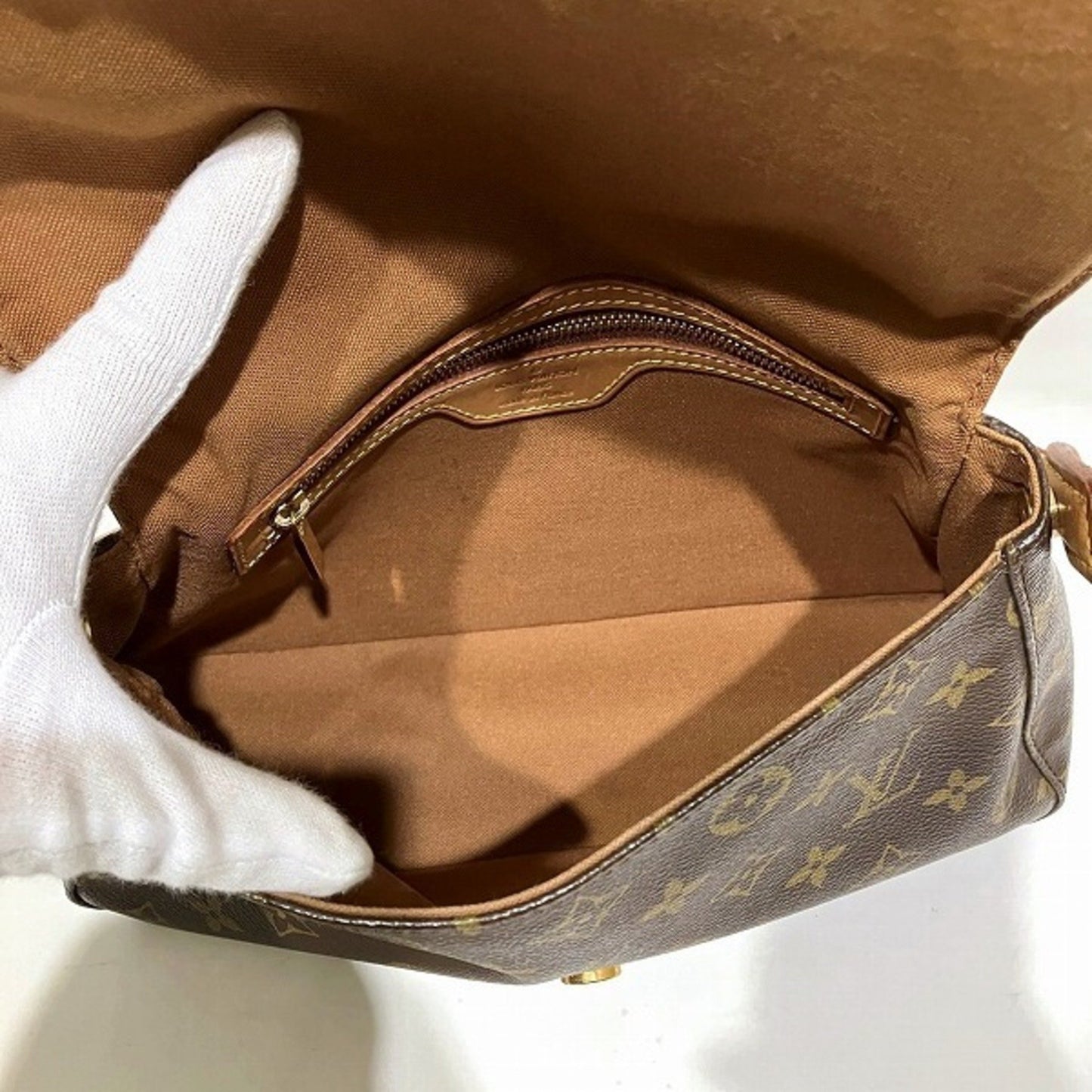 Louis Vuitton Mini looping Handbag