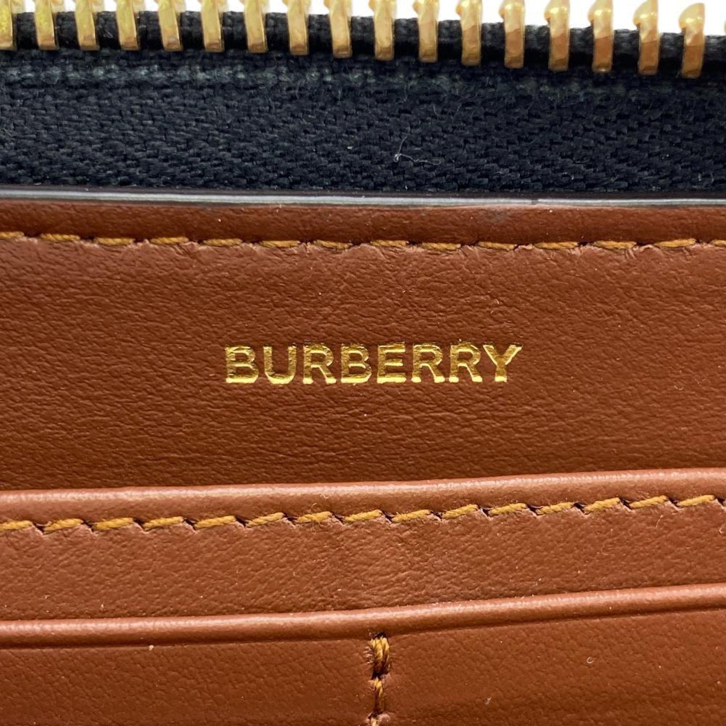 Burberry - Wallet