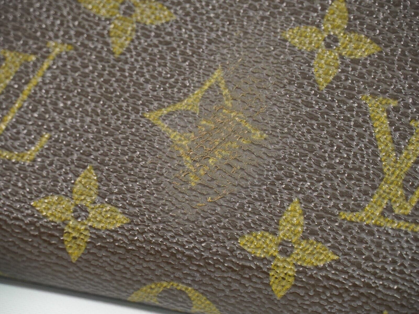 Louis Vuitton Zippy Wallet