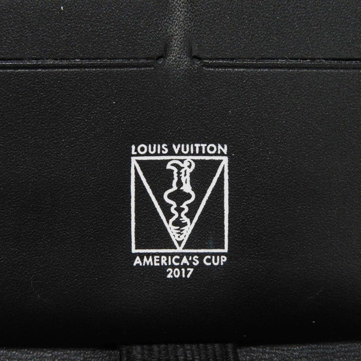 Louis Vuitton Zippy organizer Wallet