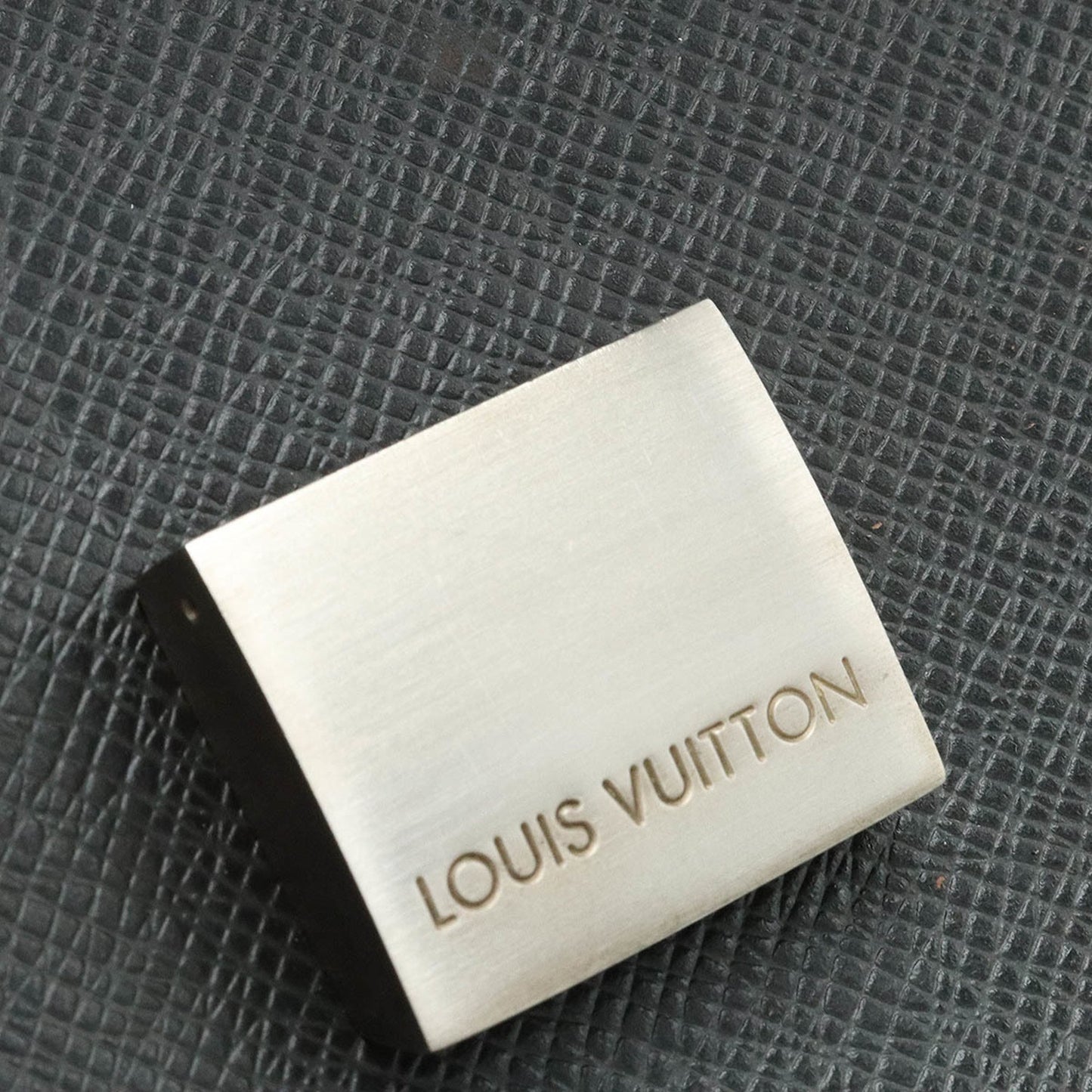 Louis Vuitton Taiga Clutch