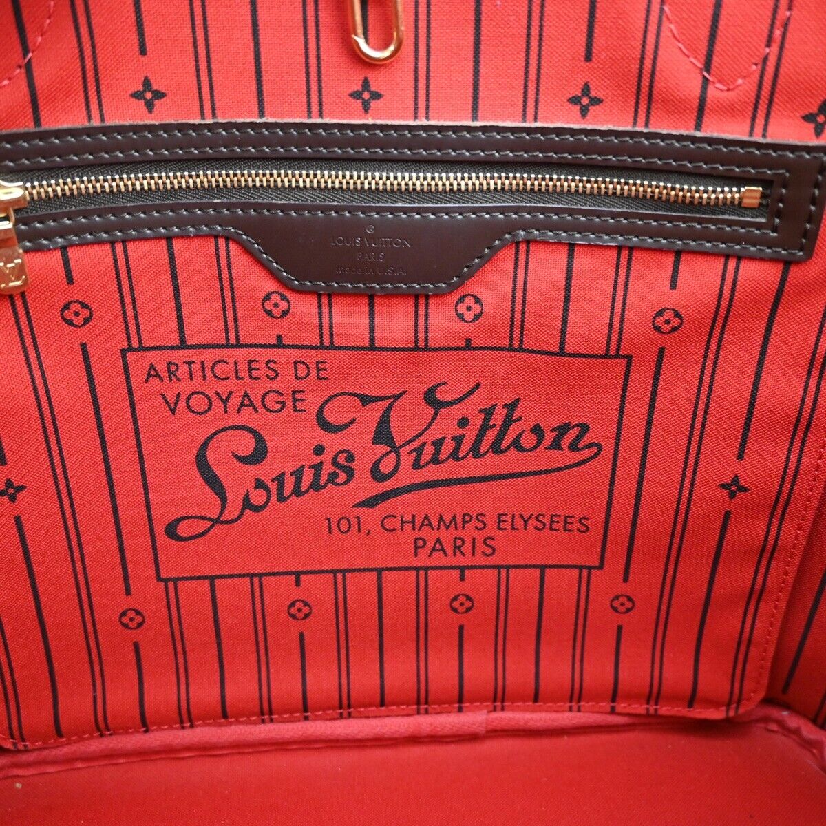 Louis Vuitton Neverfull MM Shoulder Bag