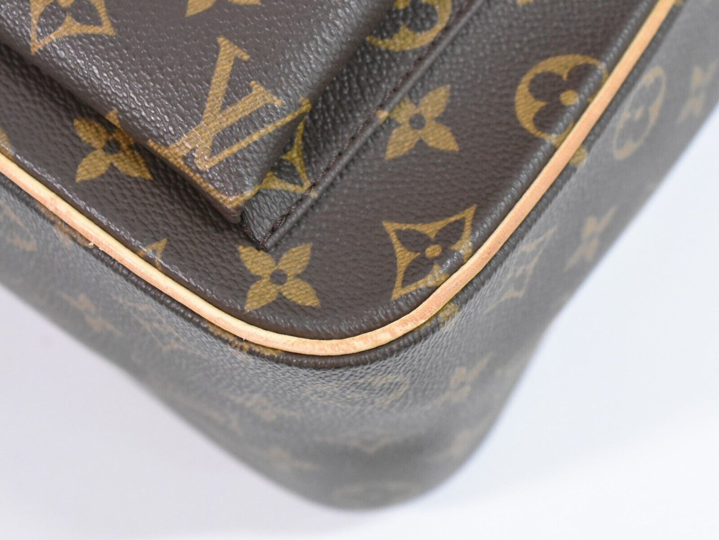 Louis Vuitton Excentri cité Handbag