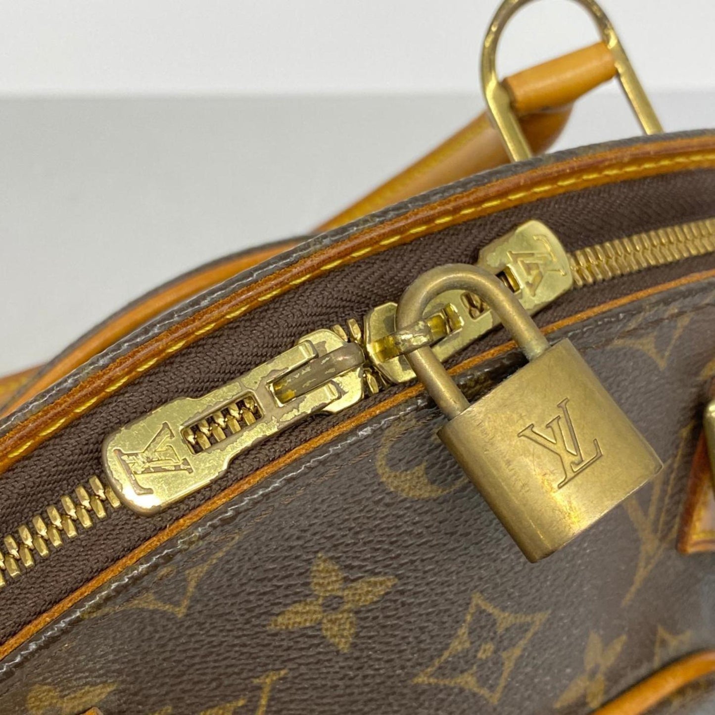 Louis Vuitton Ellipse Handbag