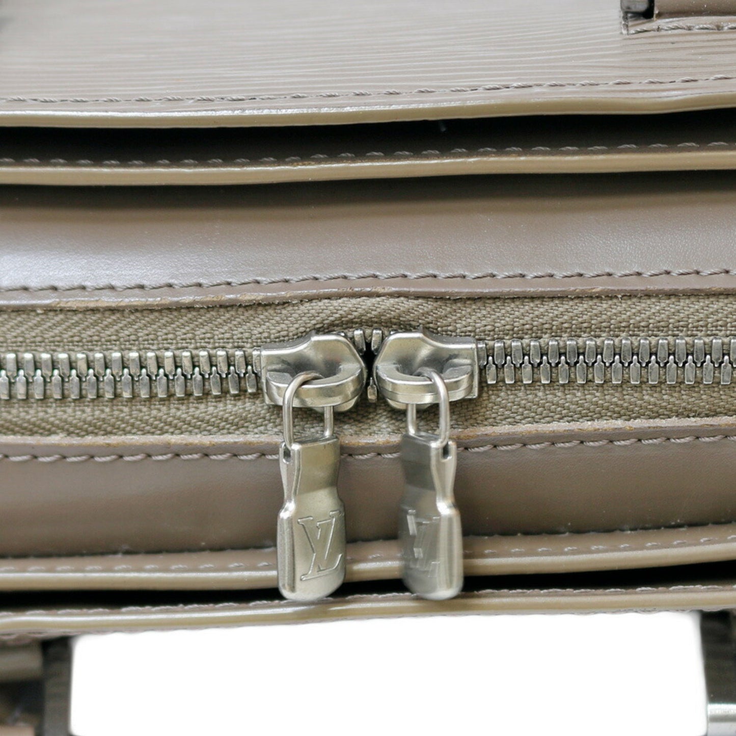 Louis Vuitton Pont Neuf Handbag