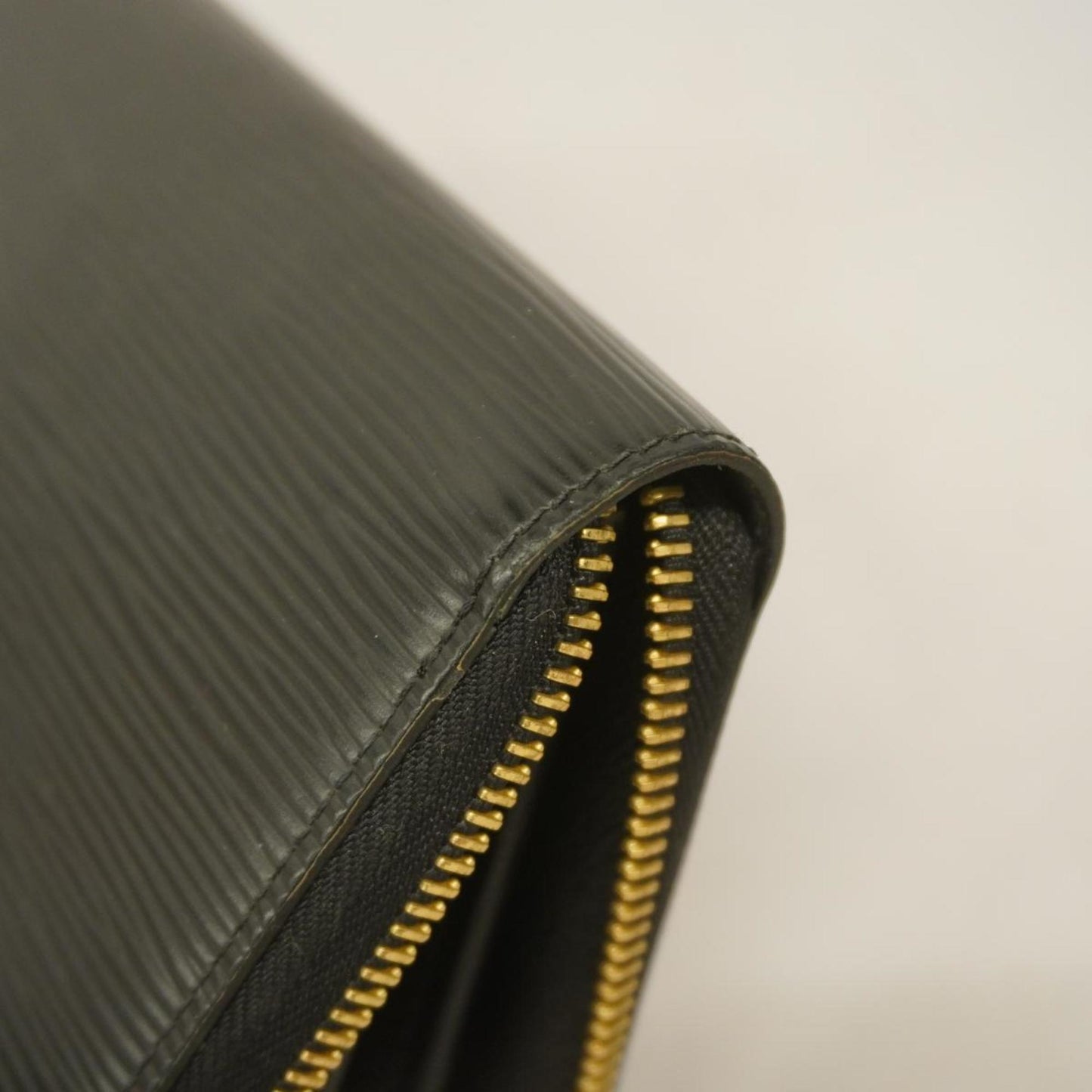 Louis Vuitton Zippy Wallet