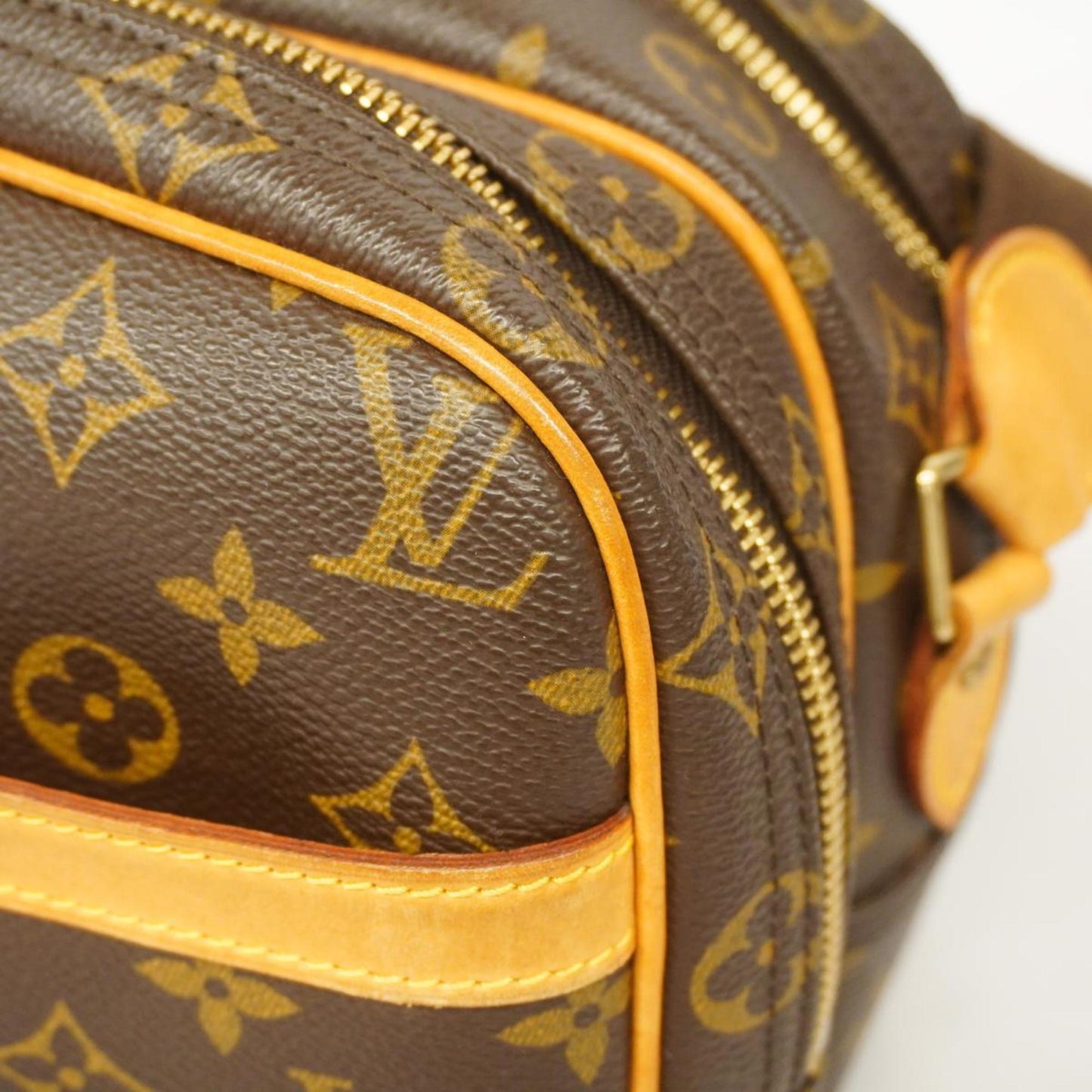 Louis Vuitton Reporter pm Shoulder Bag