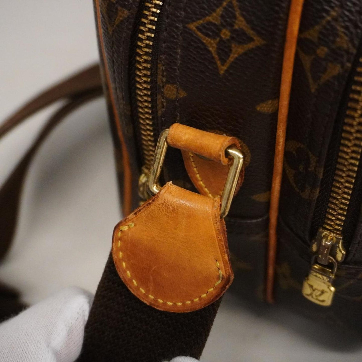 Louis Vuitton Reporter pm Shoulder Bag