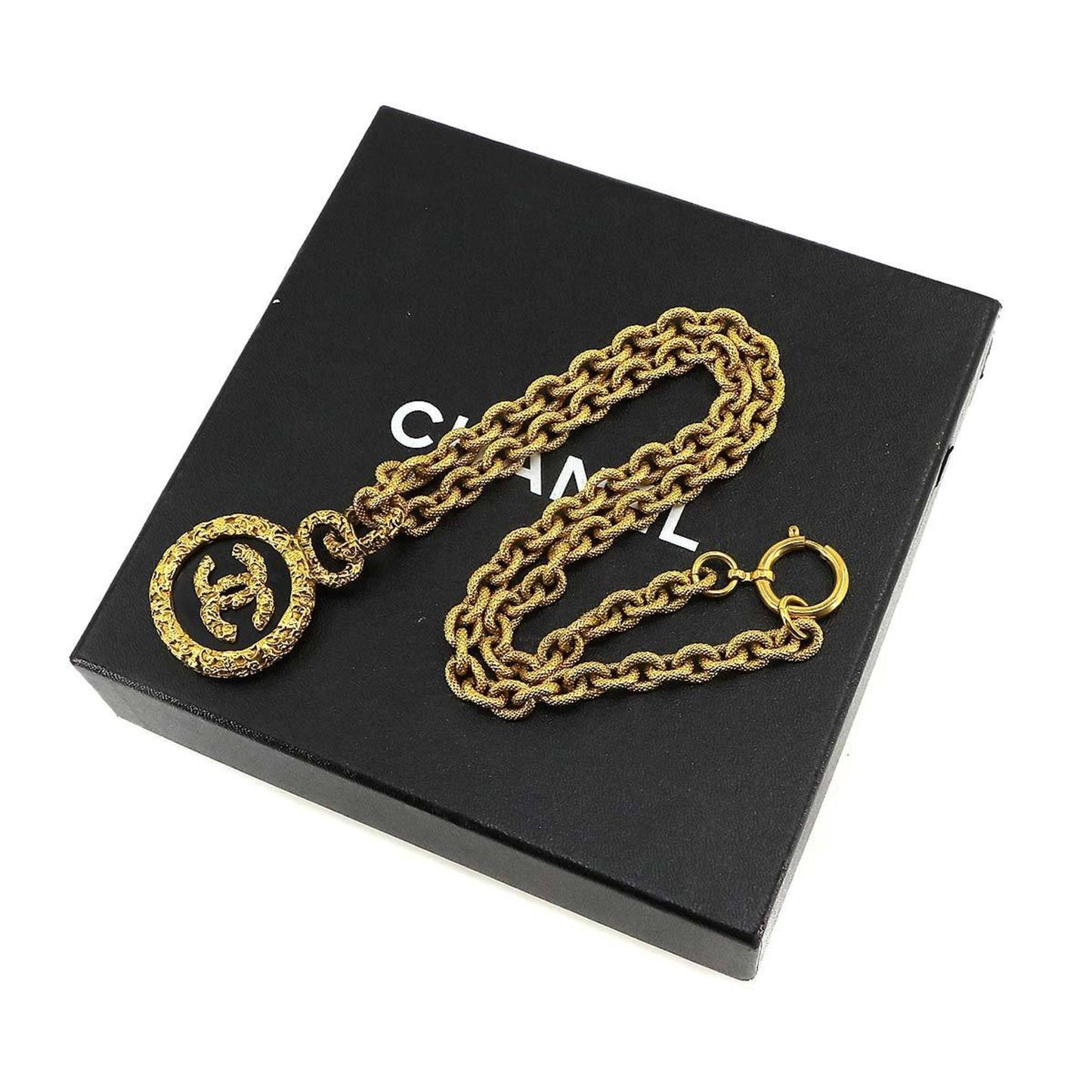 Chanel Medaillon Necklace