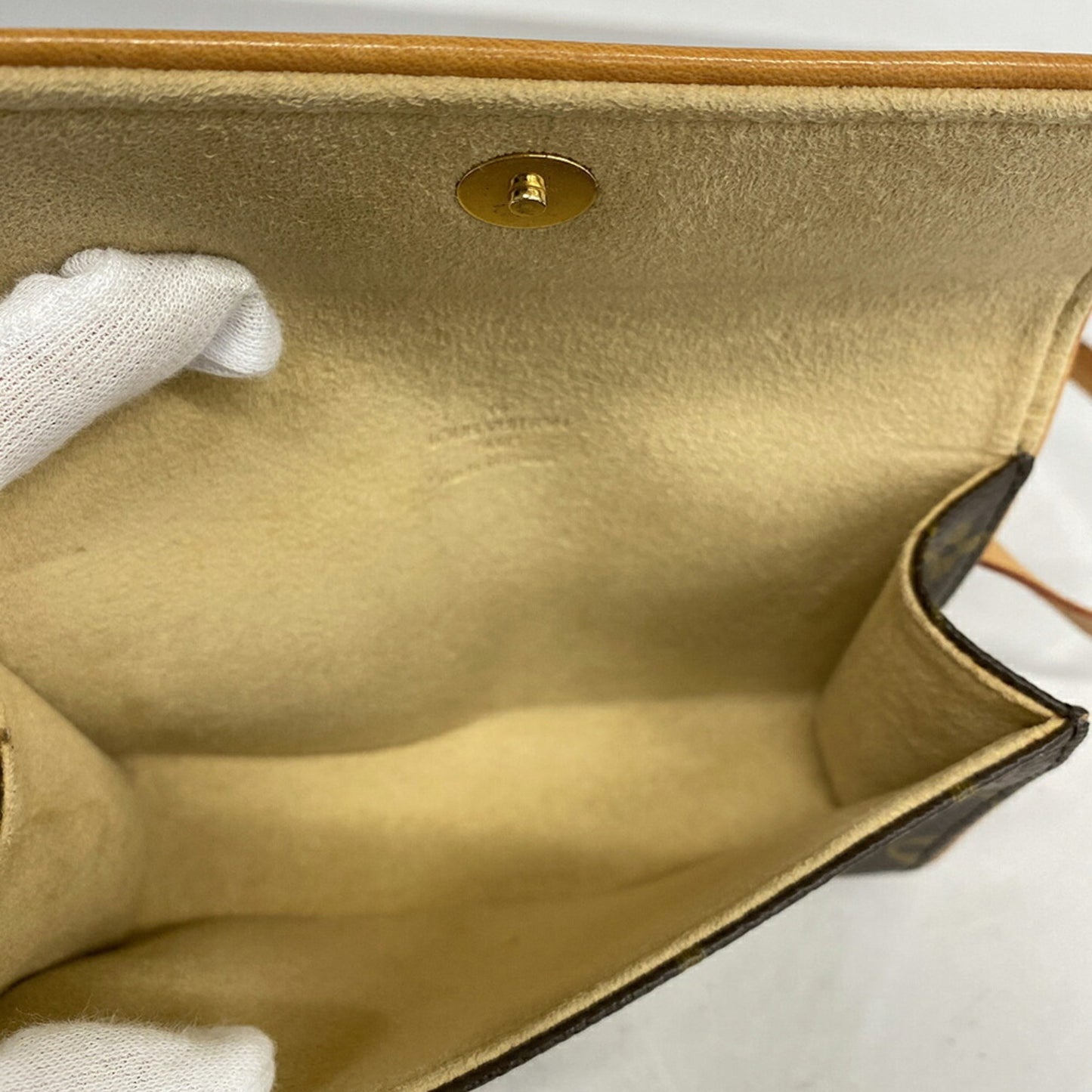 Louis Vuitton Pochette florentine Clutch