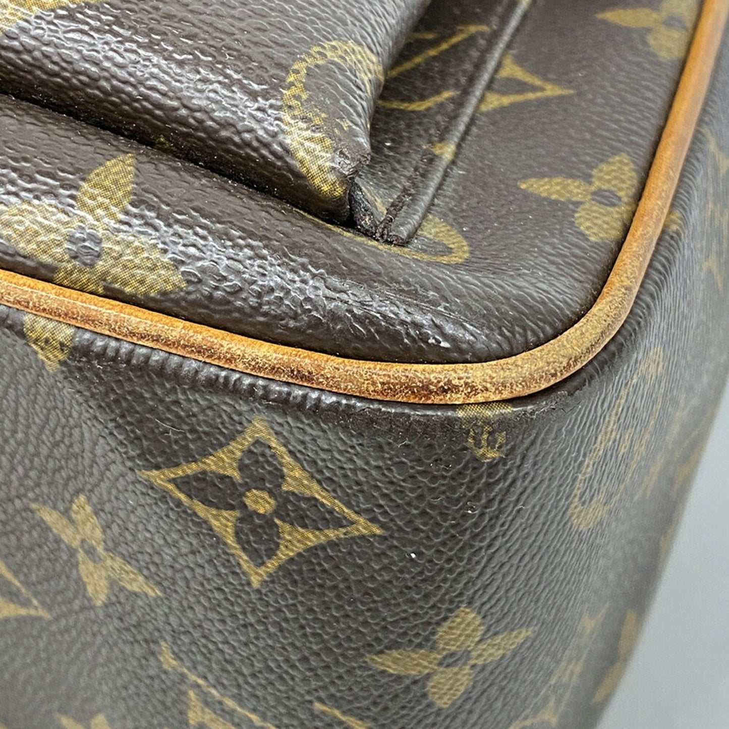 Louis Vuitton Multiple cité Shoulder Bag