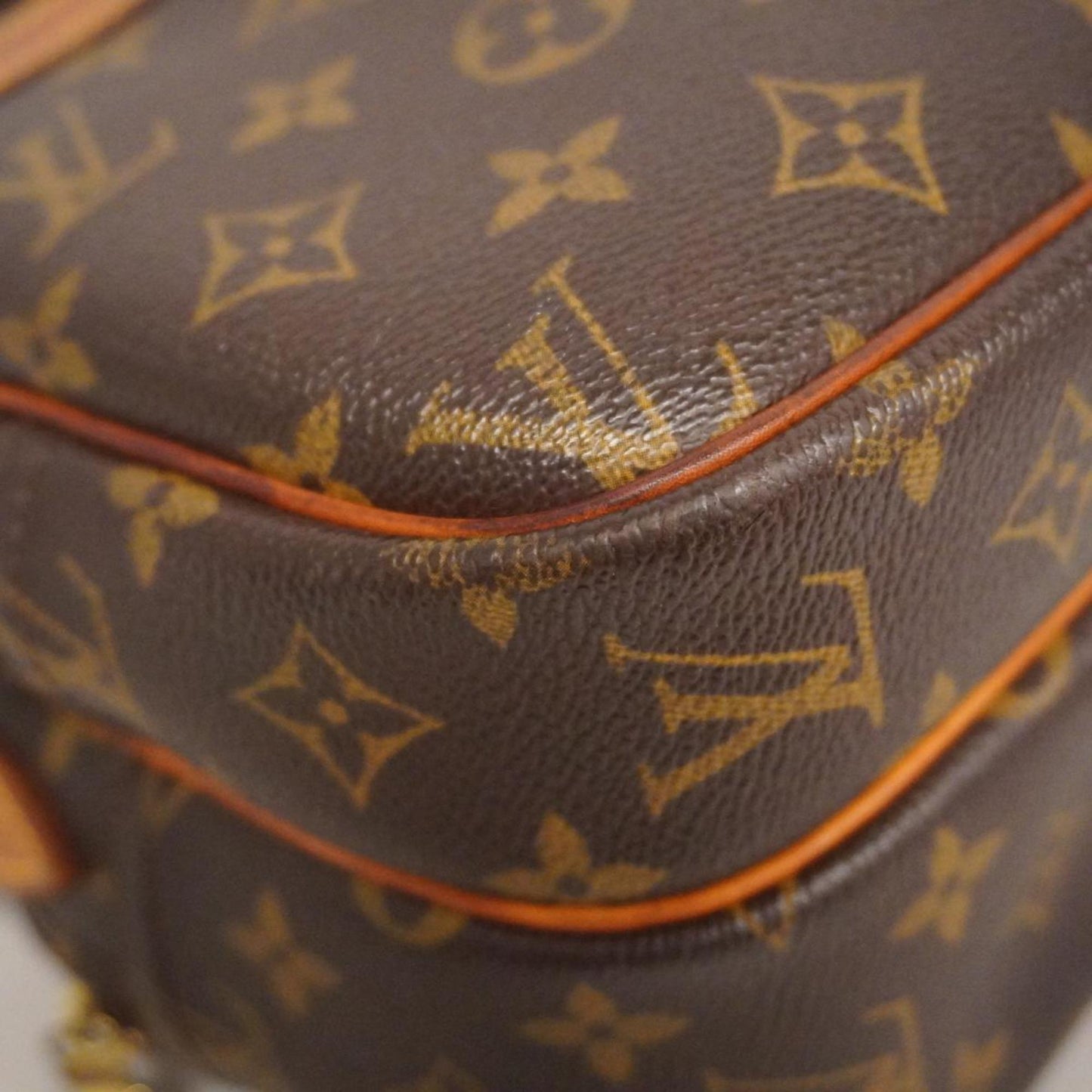 Louis Vuitton Reporter pm Shoulder Bag