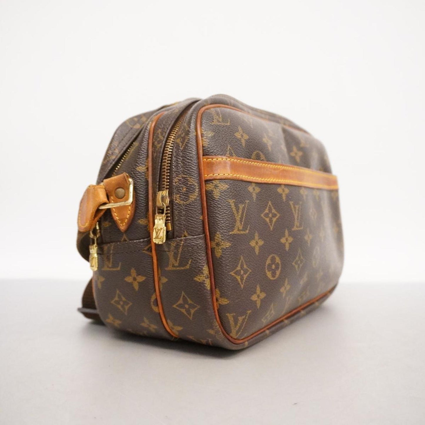 Louis Vuitton Reporter pm Shoulder Bag