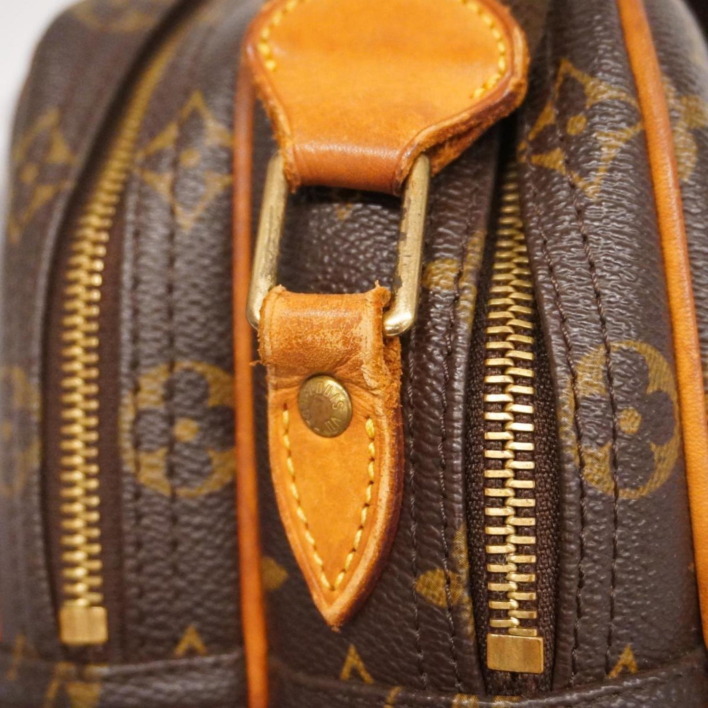 Louis Vuitton Reporter pm Shoulder Bag