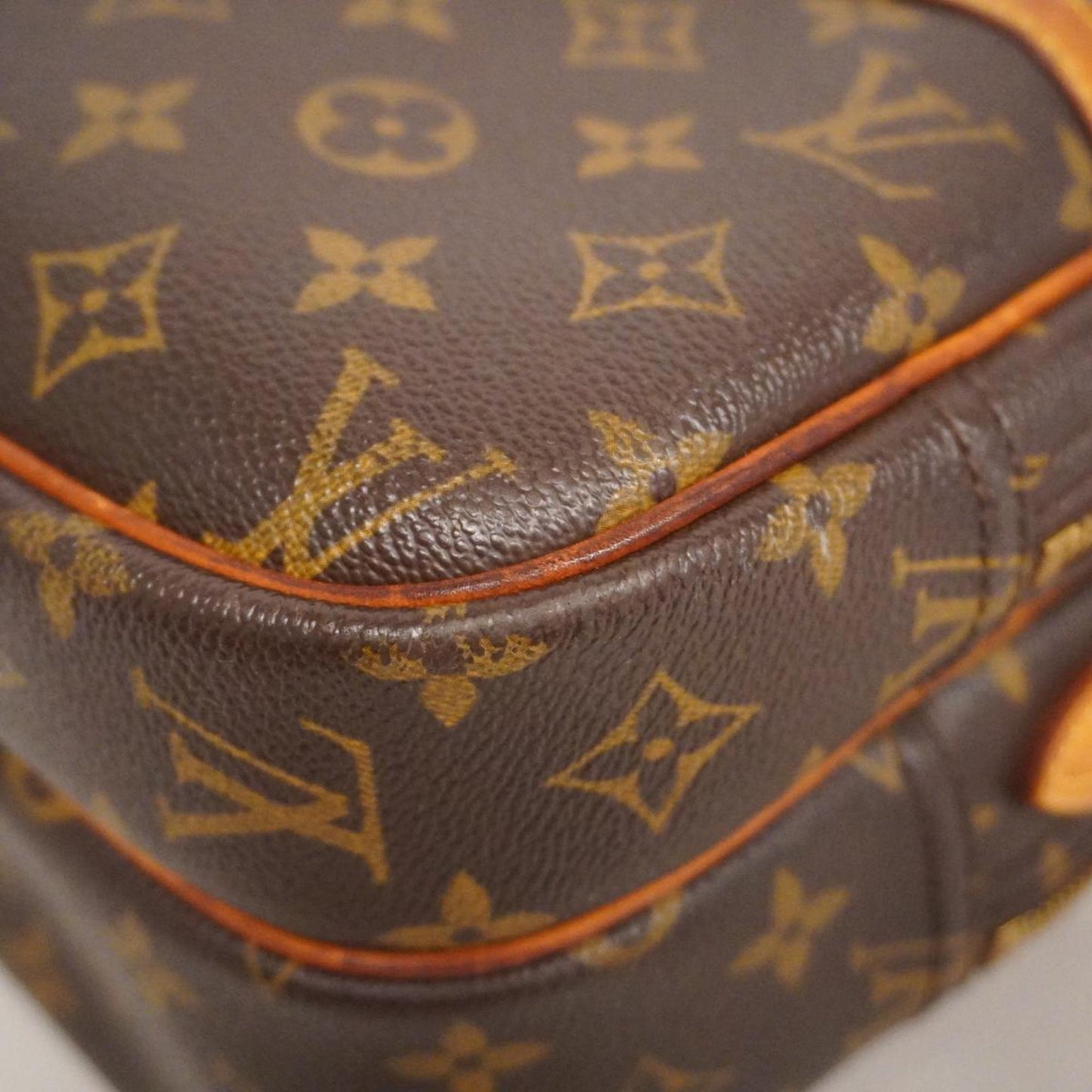 Louis Vuitton Reporter pm Shoulder Bag