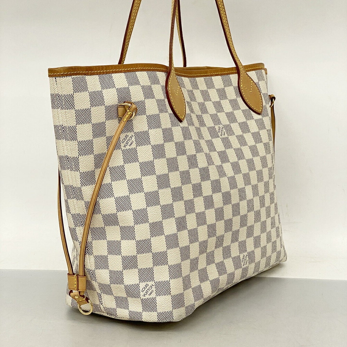 Louis Vuitton Neverfull MM Tote Bag