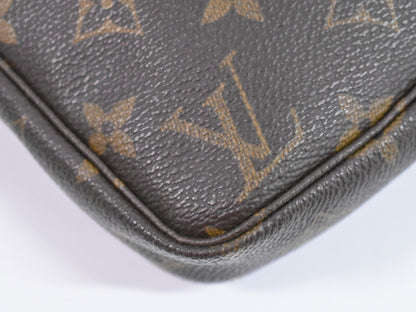 Louis Vuitton Pochette Accessoire Clutch