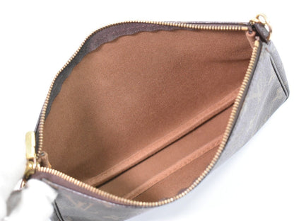 Louis Vuitton Pochette Accessoire Clutch