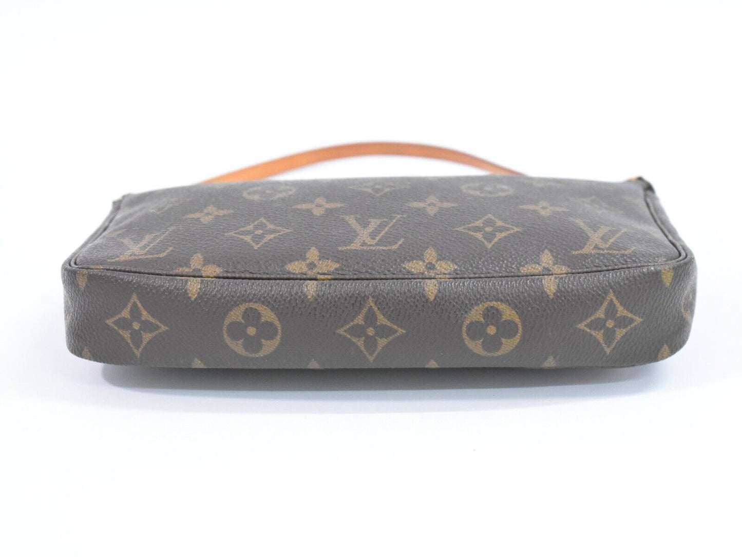 Louis Vuitton Pochette Accessoire Clutch