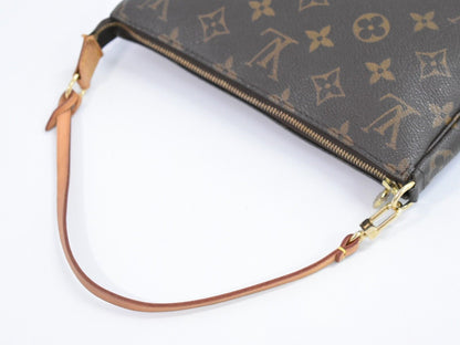 Louis Vuitton Pochette Accessoire Clutch