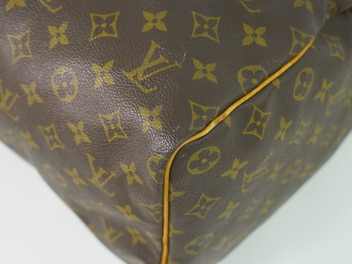 Louis Vuitton Speedy 40 Handbag