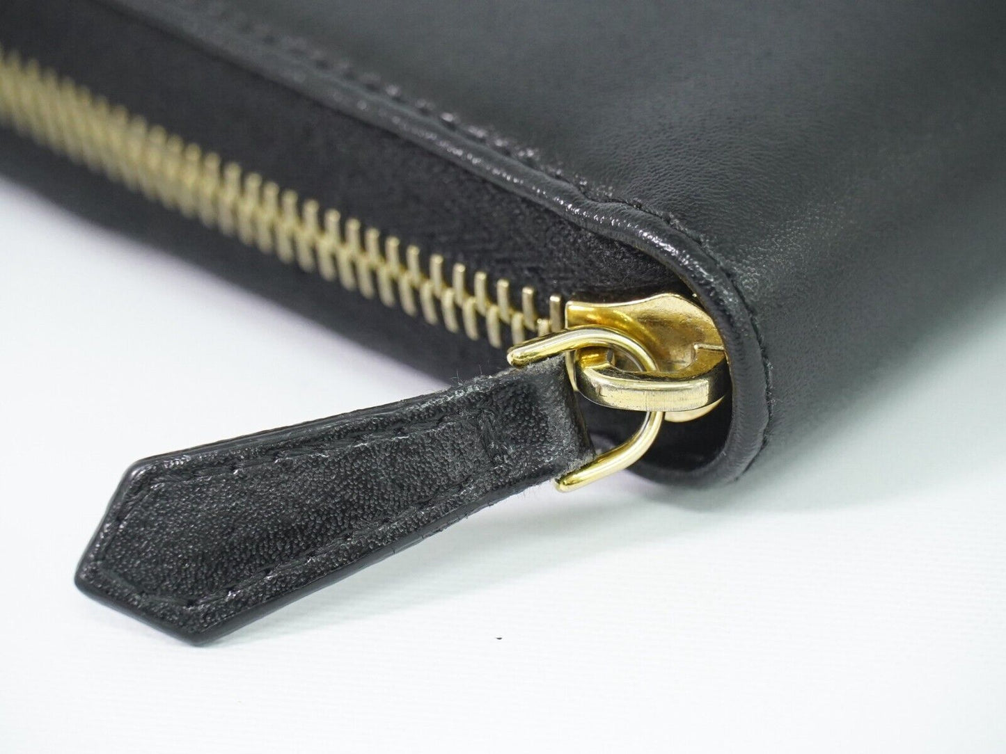 Fendi Round Zipper Wallet