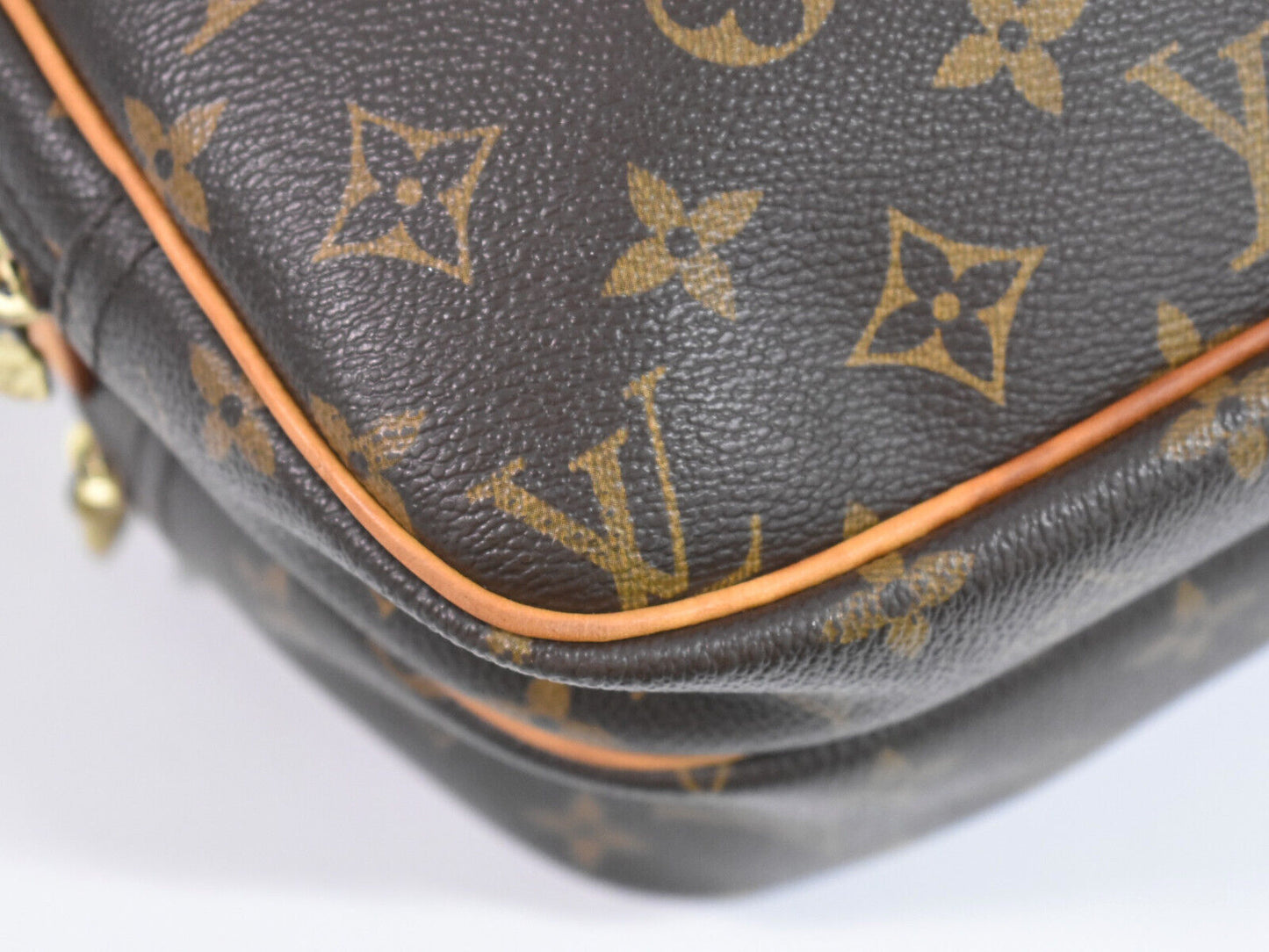 Louis Vuitton Reporter pm Shoulder Bag