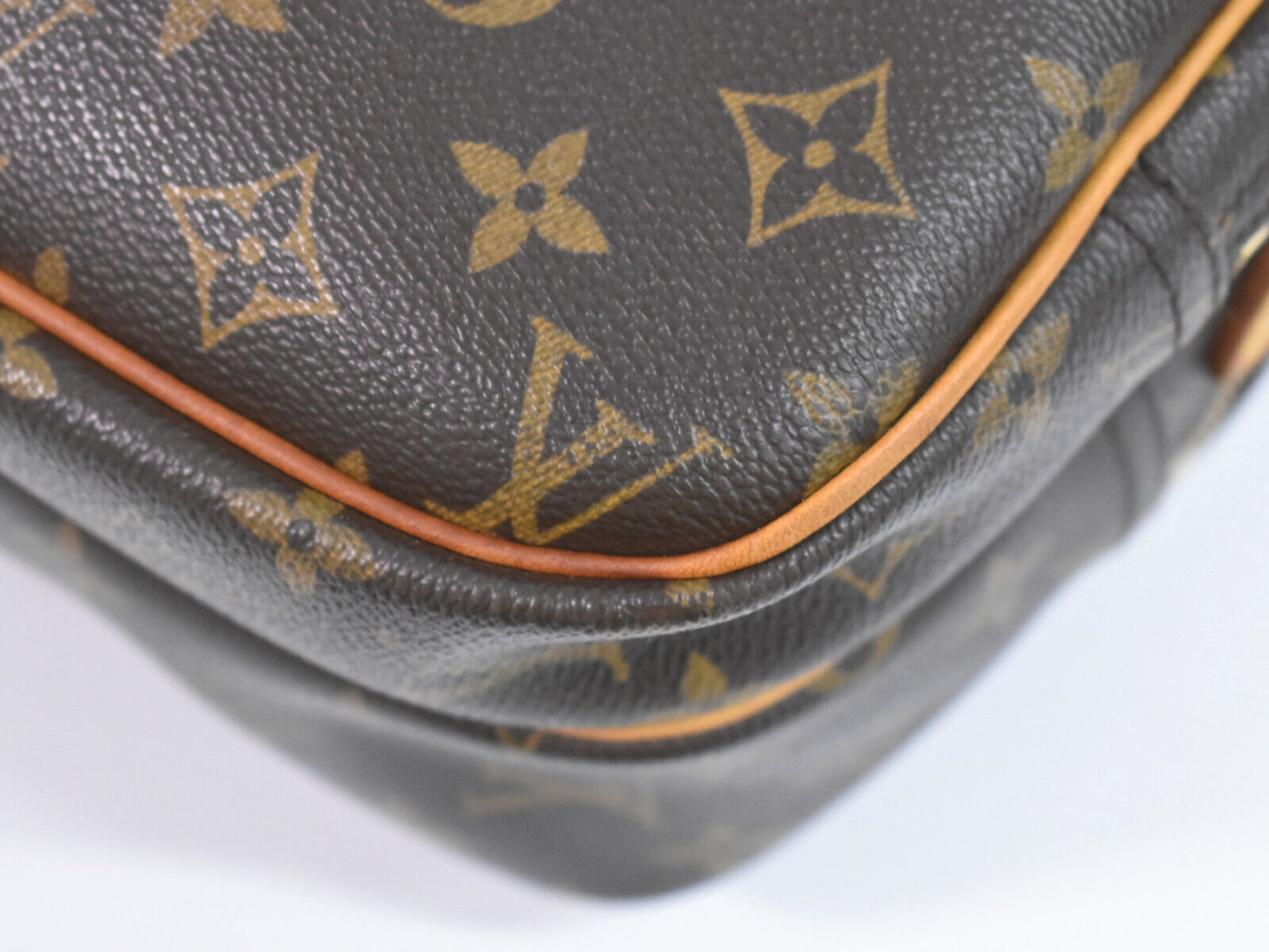 Louis Vuitton Reporter pm Shoulder Bag