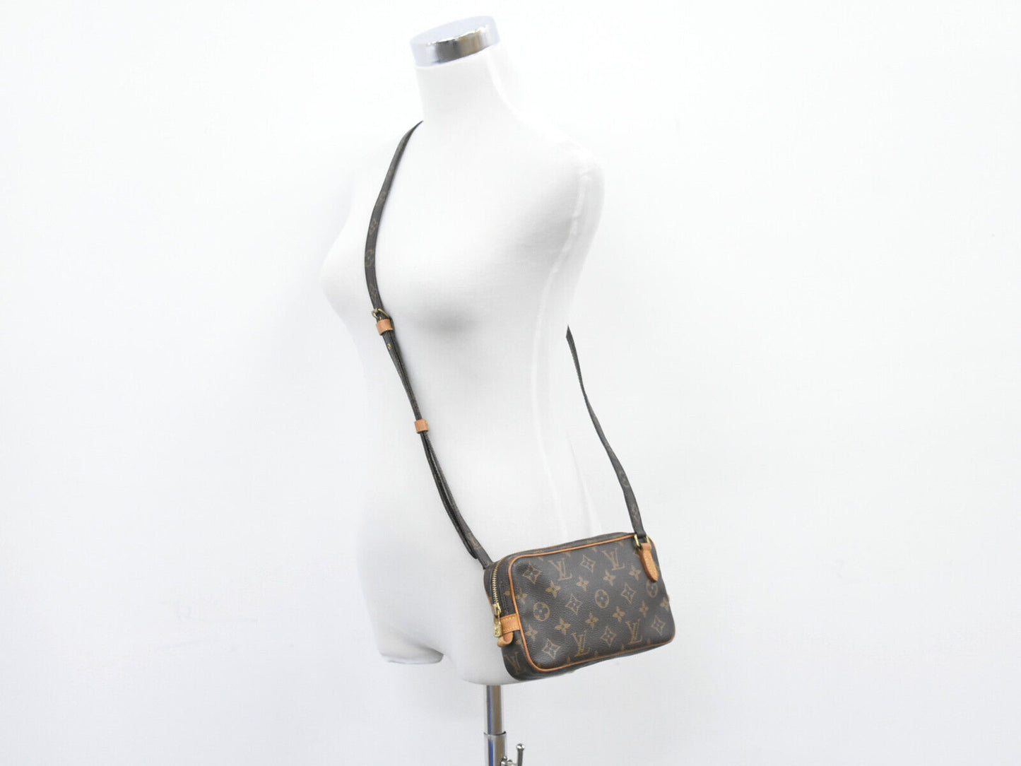 Louis Vuitton Pochette Marly Clutch