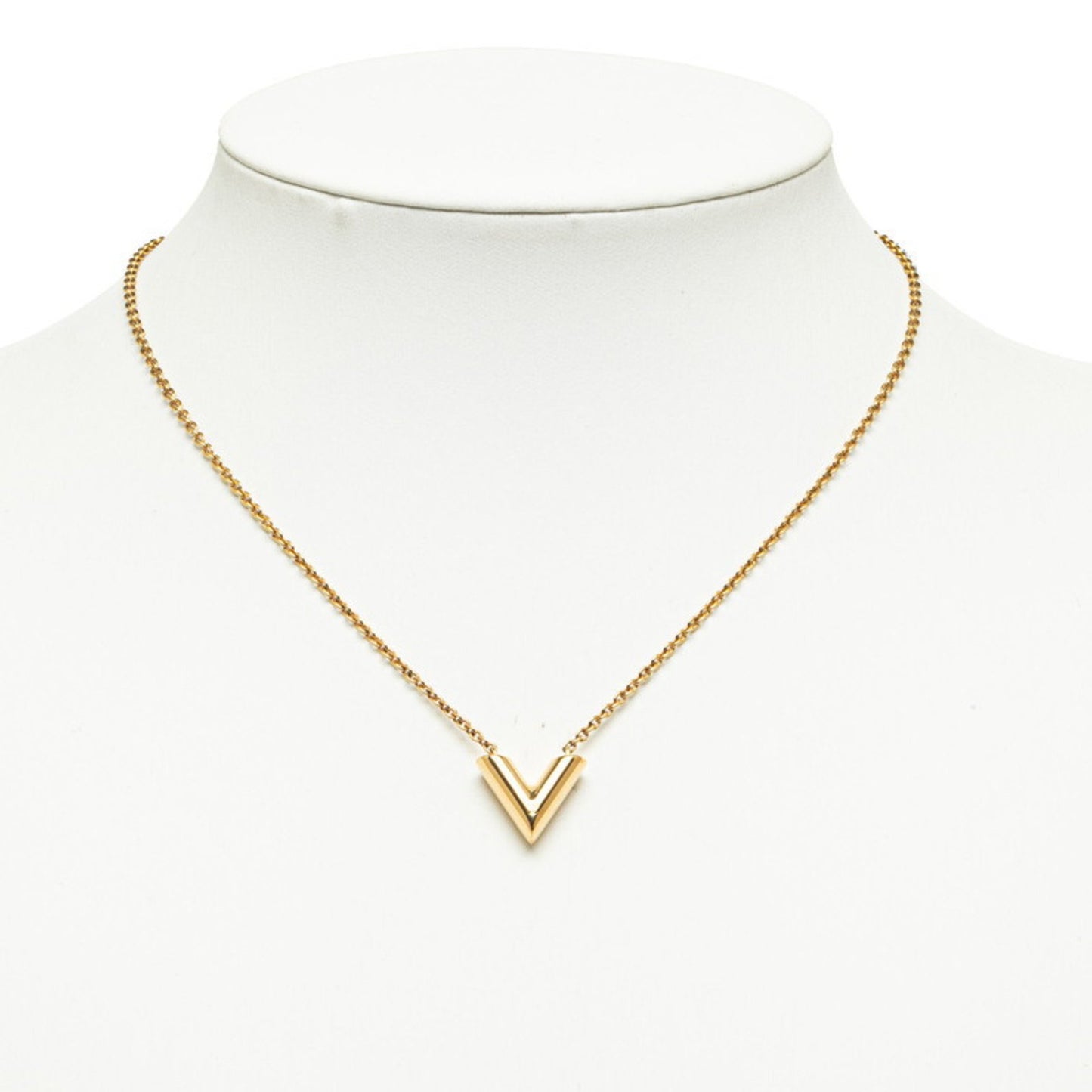 Louis Vuitton Essential V necklace