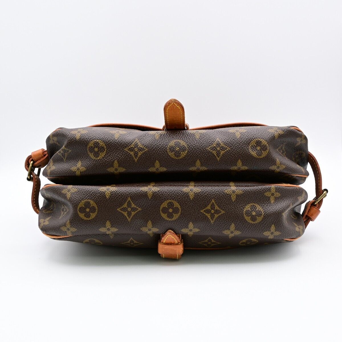 Louis Vuitton Saumur 30 Shoulder Bag