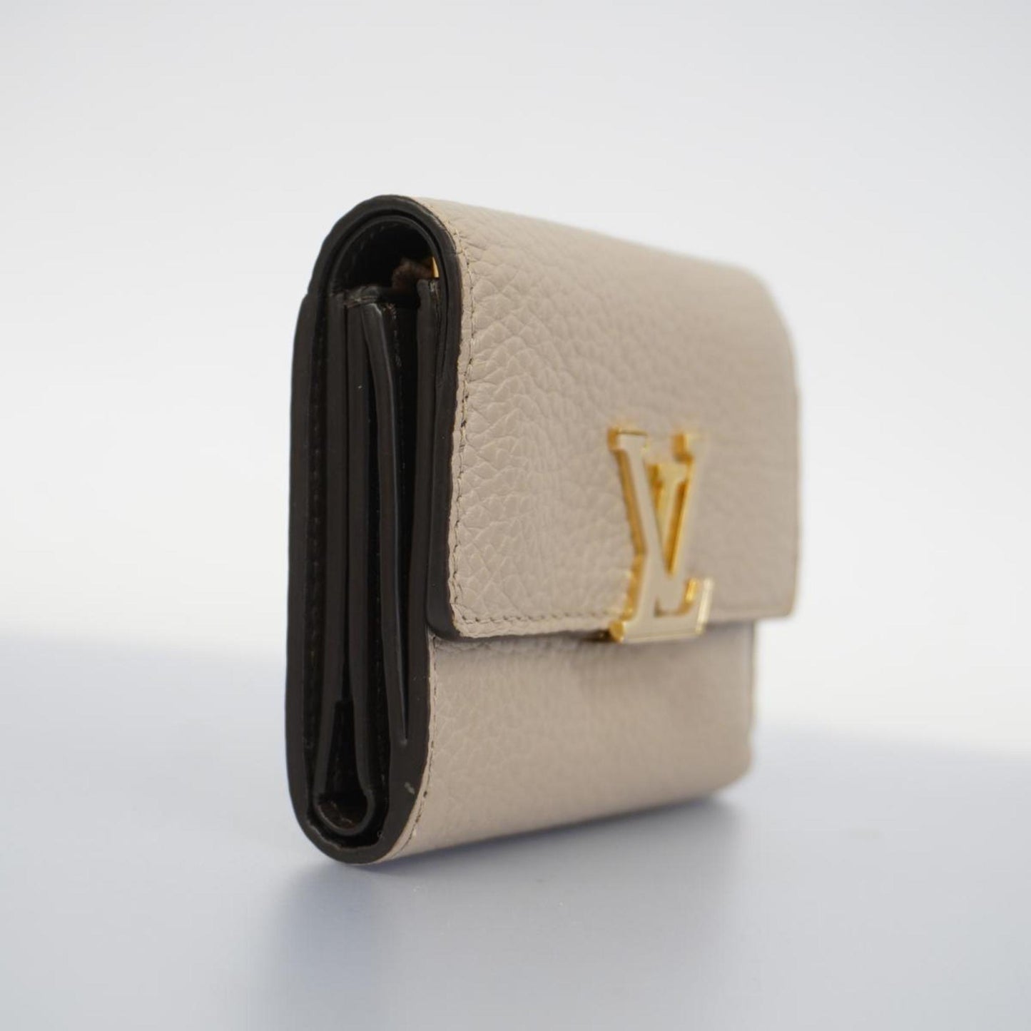 Louis Vuitton Capucines wallet