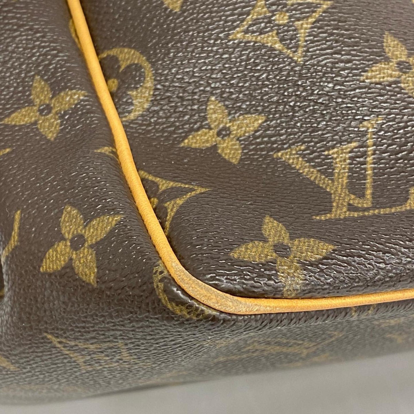 Louis Vuitton Batignolles handbag