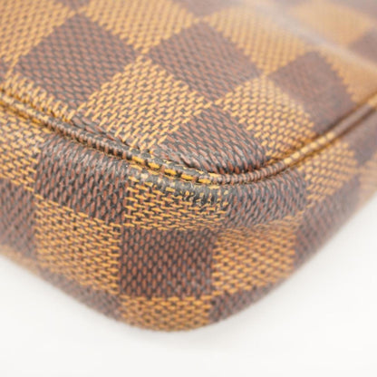 Louis Vuitton Pochette Accessoire clutch