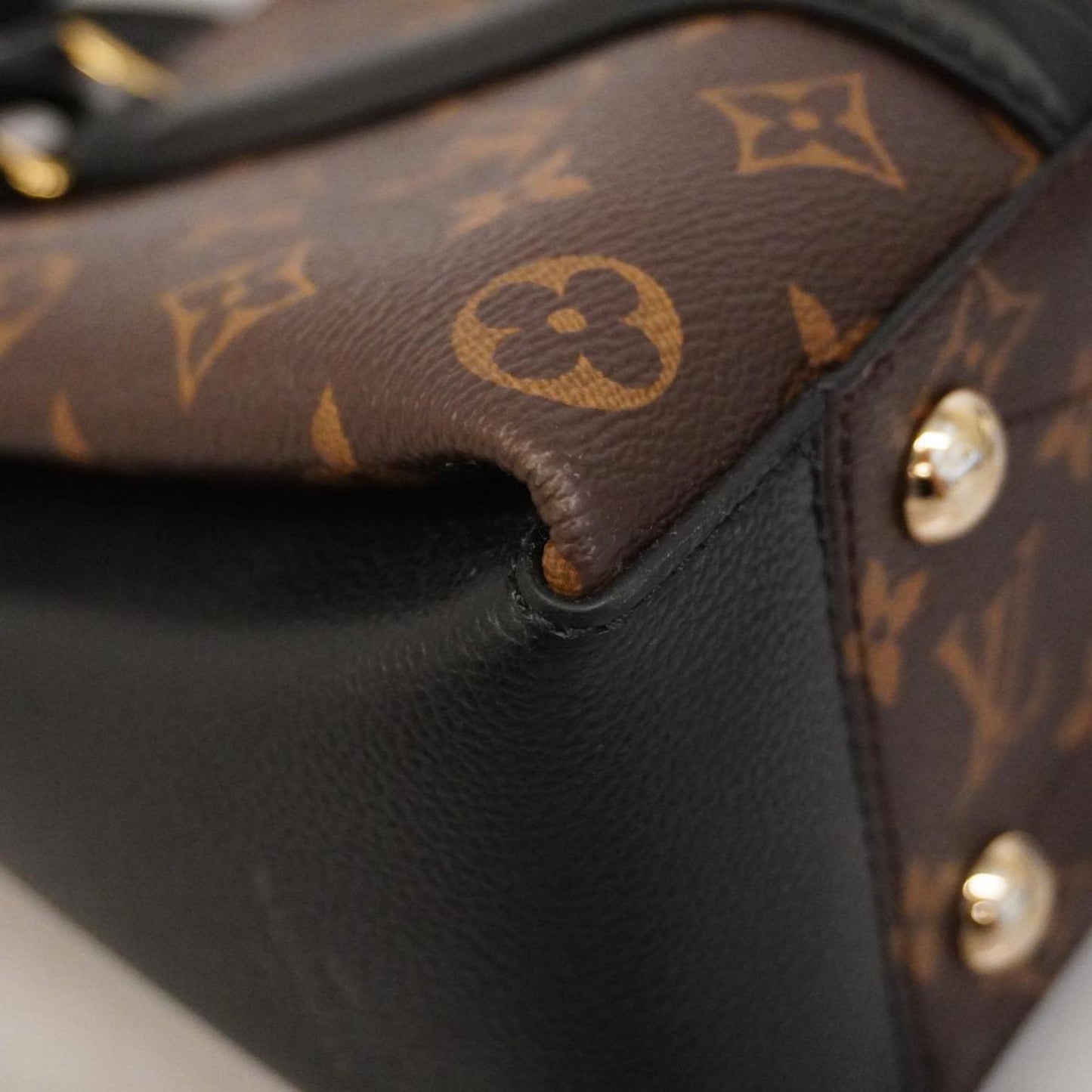 Louis Vuitton Soufflot handbag