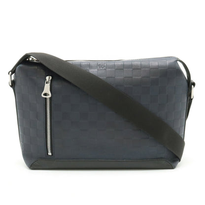 Louis Vuitton Discovery shoulder