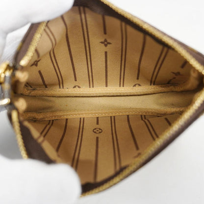 Louis Vuitton Pochette Accessoire clutch