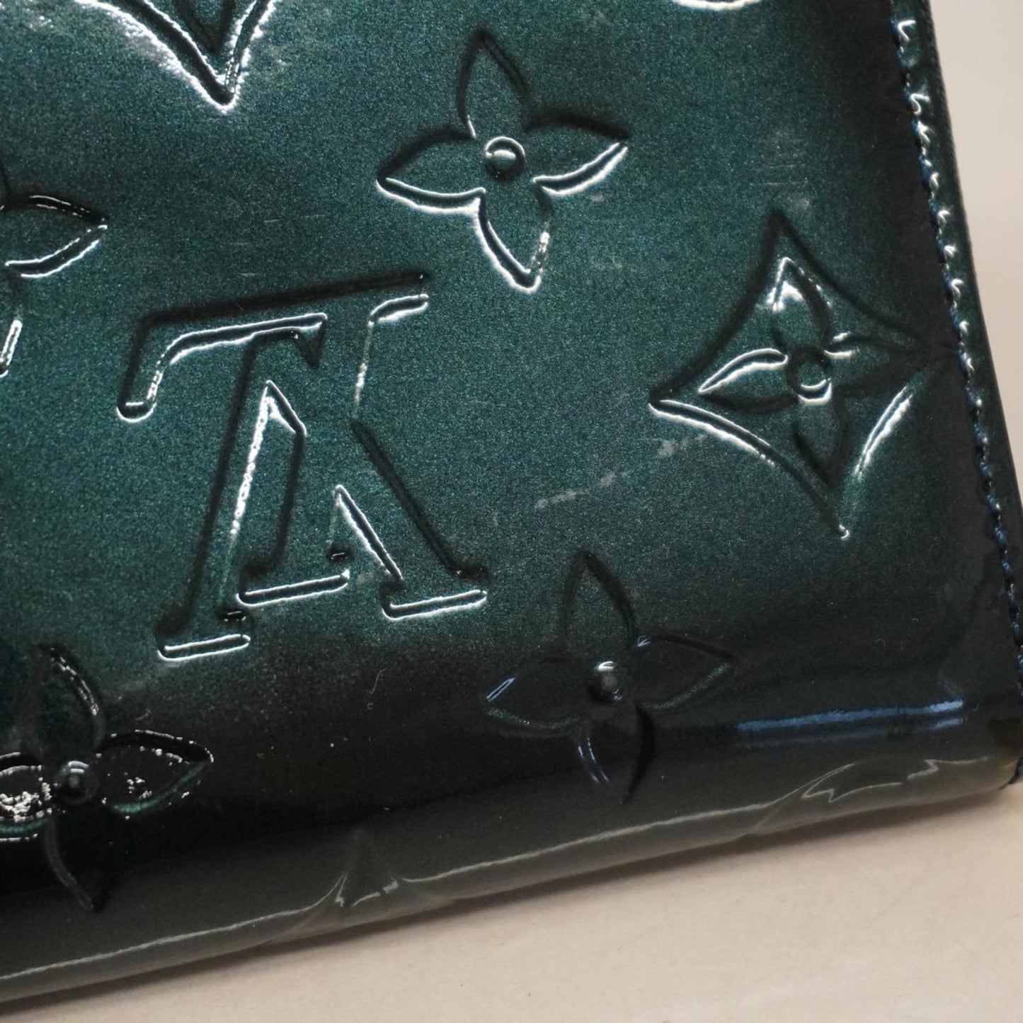 Louis Vuitton Zippy wallet