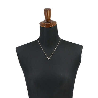 Louis Vuitton Essential V necklace