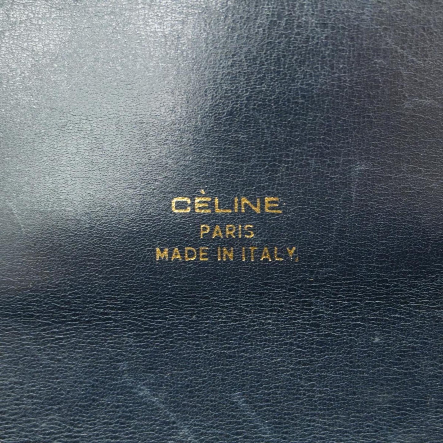 Céline Crécy shoulder