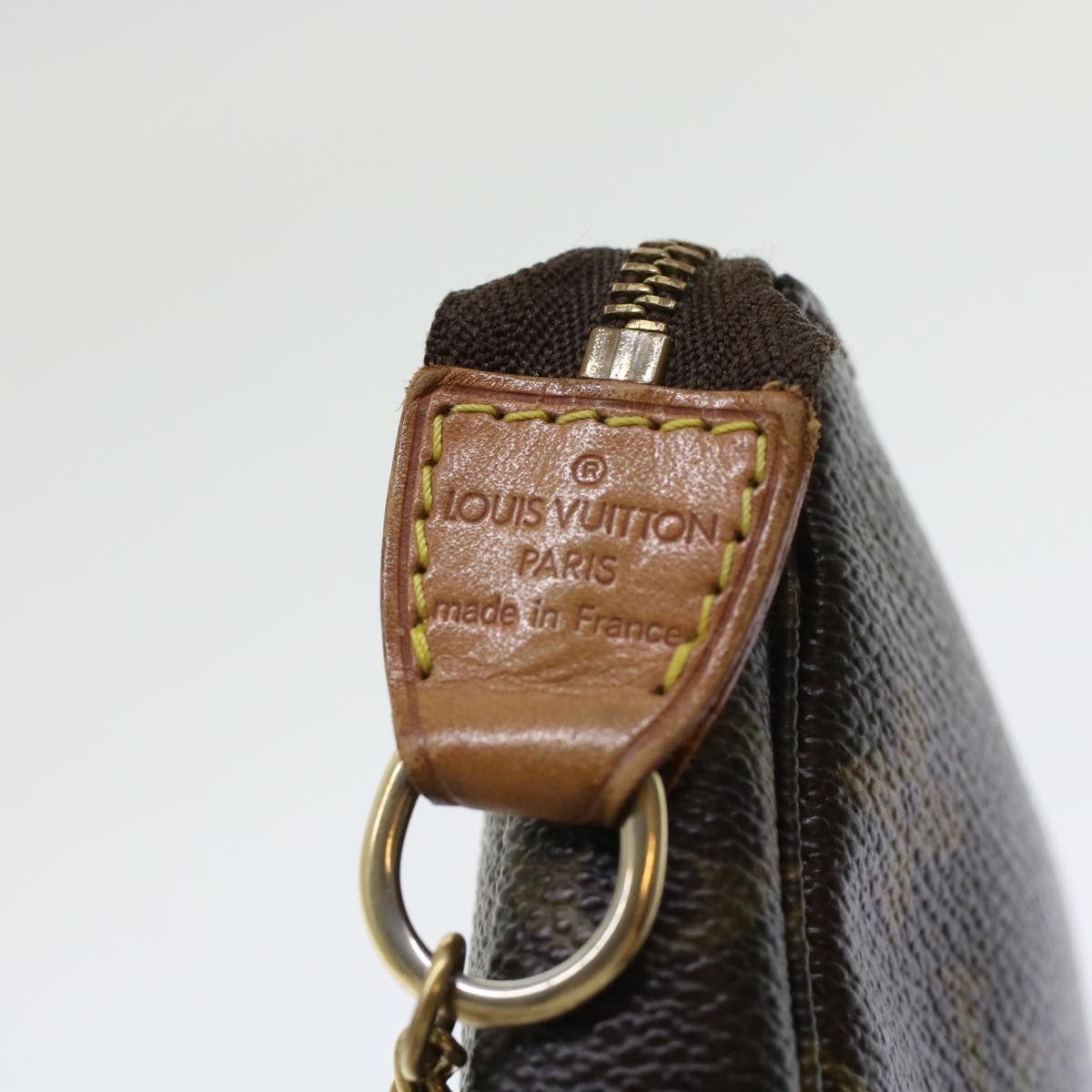 Louis Vuitton Pochette Accessoire Clutch