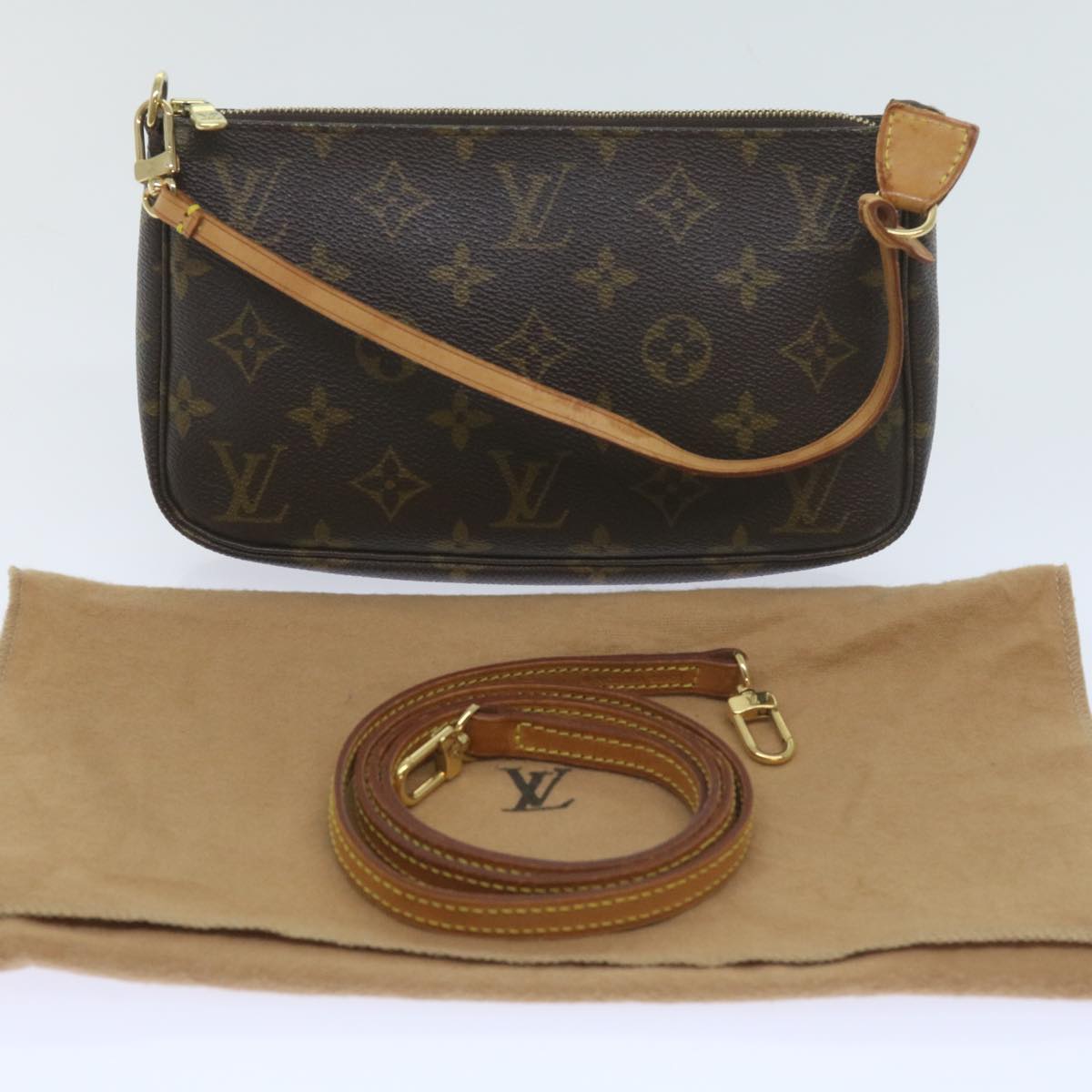 Louis Vuitton Pochette Accessoire Clutch