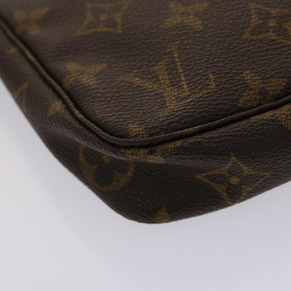 Louis Vuitton Pochette Accessoire Clutch