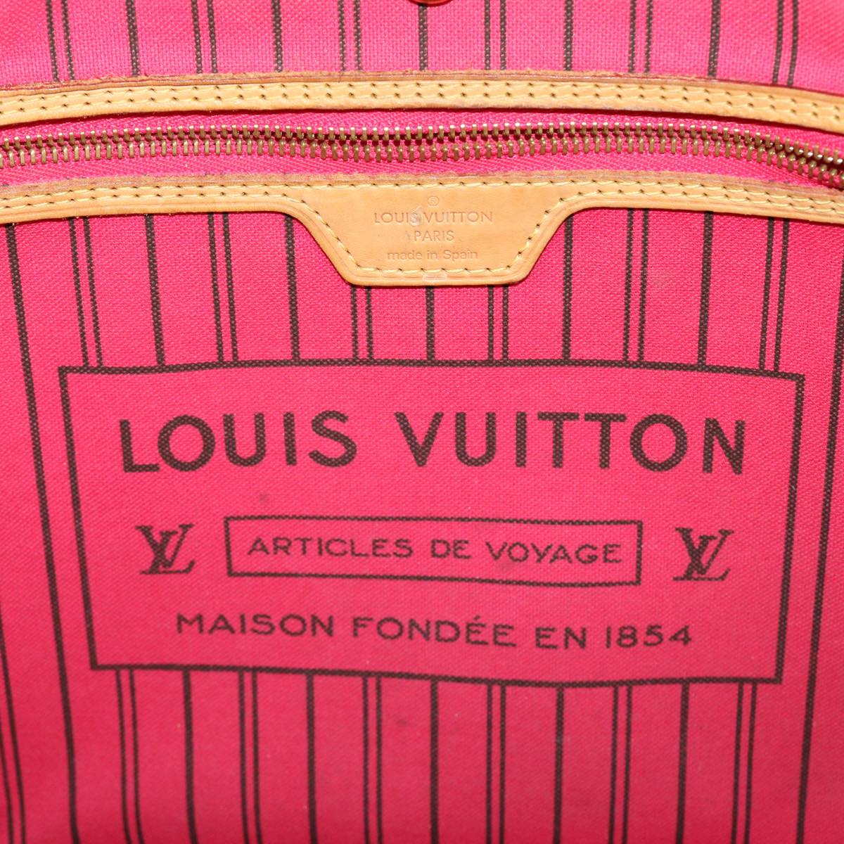 Louis Vuitton Neverfull MM Tote Bag