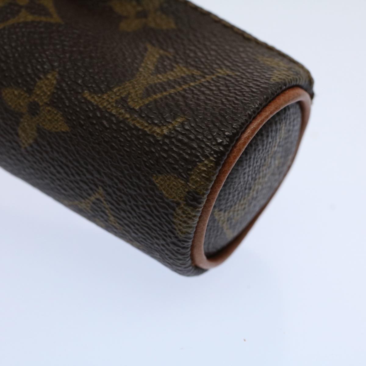 Louis Vuitton Etui à balles de golf Clutch