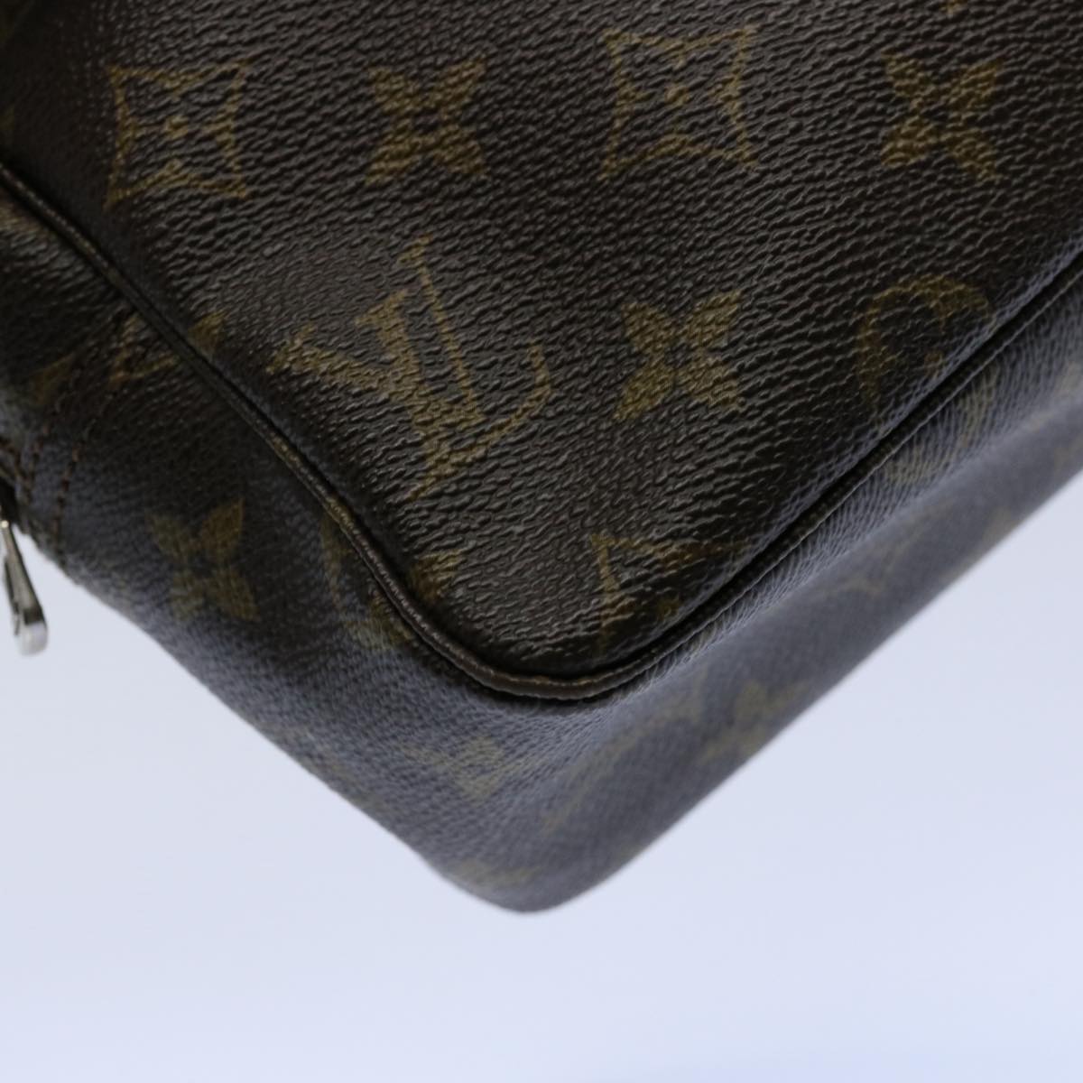 Louis Vuitton Trousse de Toilette Clutch